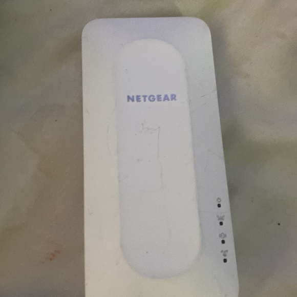 NETGEAR extender - Picture 2 of 2